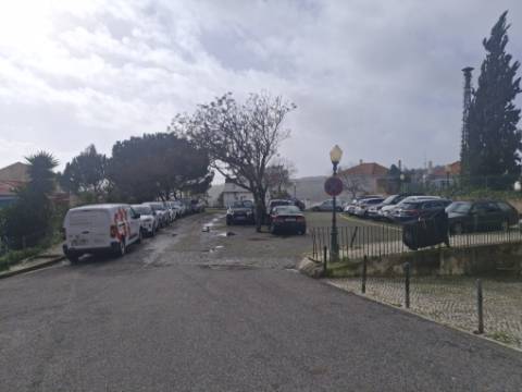 Moradia para reabilitar em Campolide