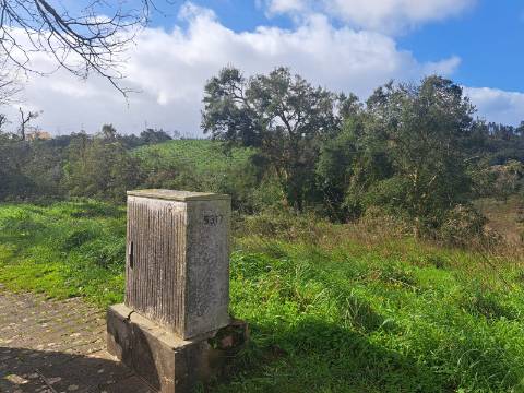 Terreno de 562m2 urbano em Barreira, Leiria
