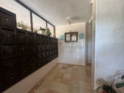 Apartamento T3 com varanda, com vista deslumbrante para o Rio Tejo - Olivais Sul