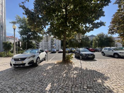 Apartamento T3 com varanda, com vista deslumbrante para o Rio Tejo - Olivais Sul