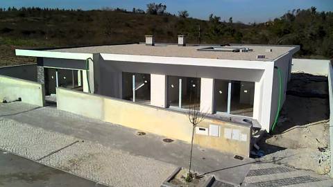 Moradia V4 Contemporânea de Excelência, Parceiros