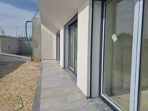 Moradia V4 Contemporânea de Excelência, Parceiros