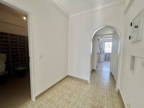 Apartamento T2 com vista de rio, varanda e arrecadação no Forte da Casa