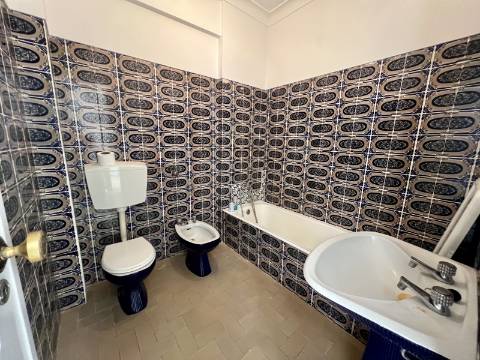 Apartamento T2 com vista de rio, varanda e arrecadação no Forte da Casa