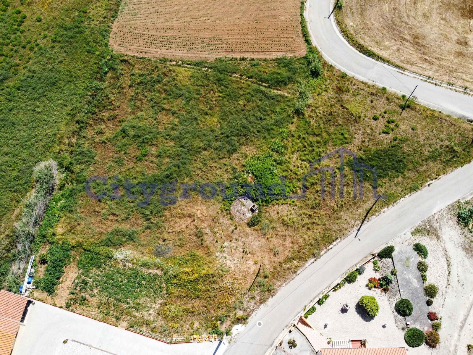 Terreno com projeto na Serra do Bouro