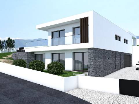 Terreno com projeto na Serra do Bouro