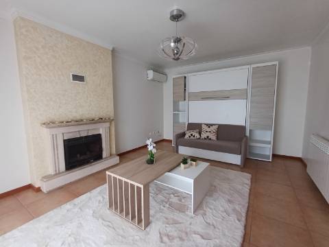 Excelente moradia T4 com piscina e garagem na Bajouca