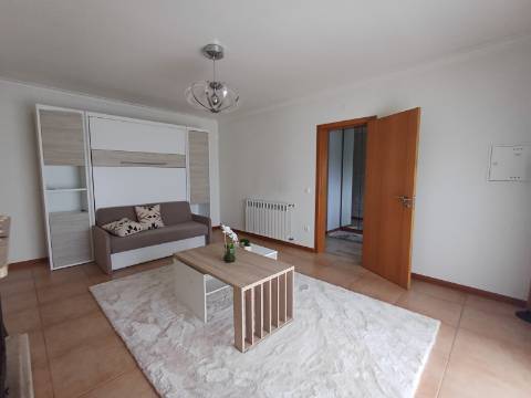 Excelente moradia T4 com piscina e garagem na Bajouca