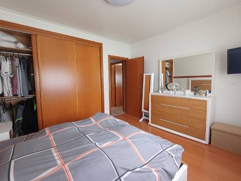 Excelente moradia T4 com piscina e garagem na Bajouca