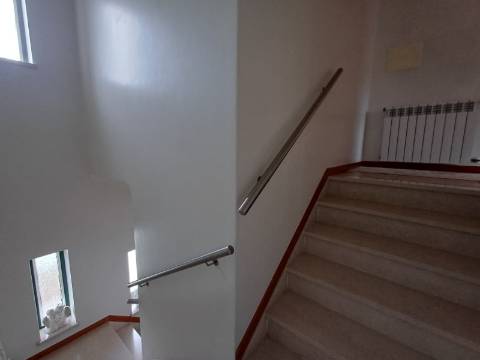 Excelente moradia T4 com piscina e garagem na Bajouca