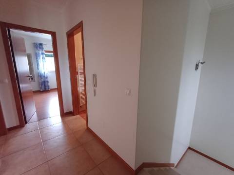 Excelente moradia T4 com piscina e garagem na Bajouca