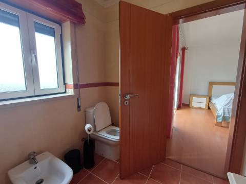 Excelente moradia T4 com piscina e garagem na Bajouca