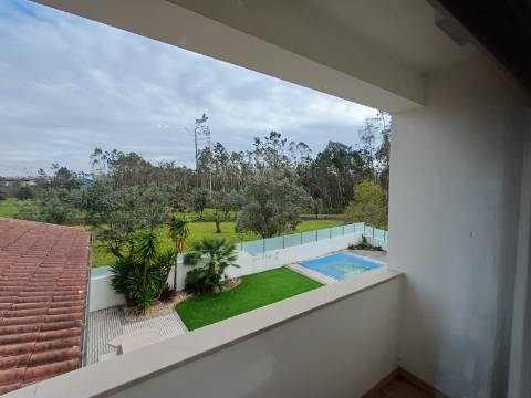 Excelente moradia T4 com piscina e garagem na Bajouca