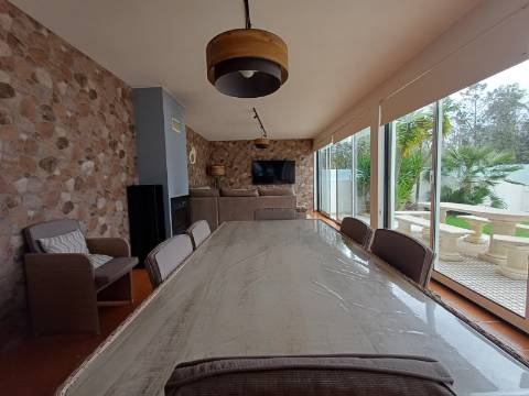 Excelente moradia T4 com piscina e garagem na Bajouca