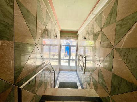 Elegante apartamento T2 totalmente renovado com elevador, na Graça em Lisboa