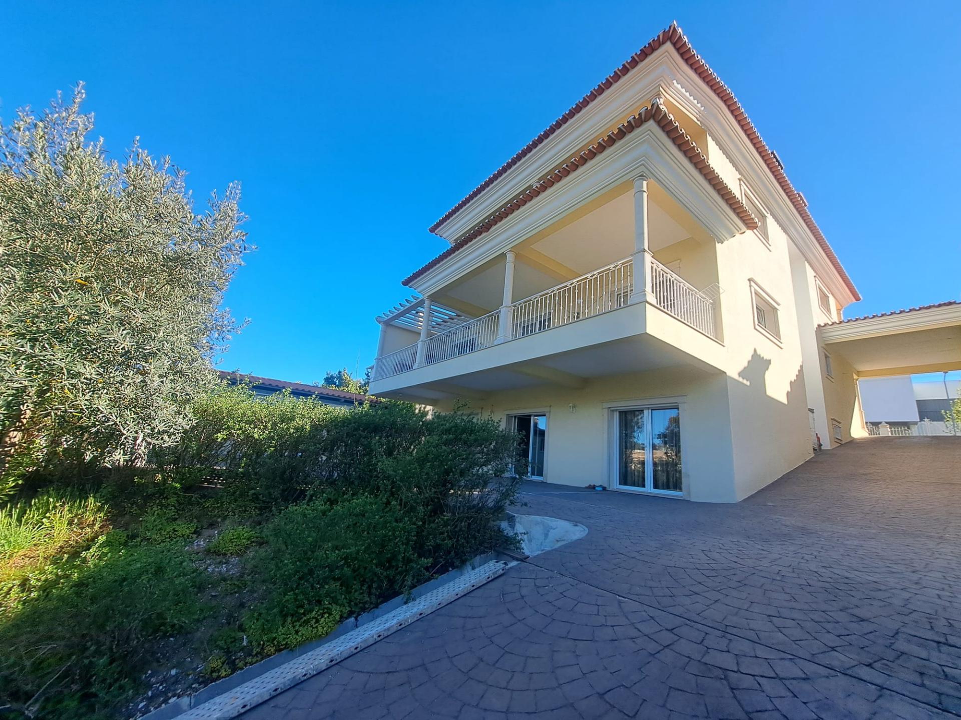 Moradia V5 em pleno centro de Ourém