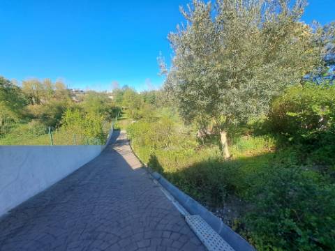 Moradia V5 em pleno centro de Ourém