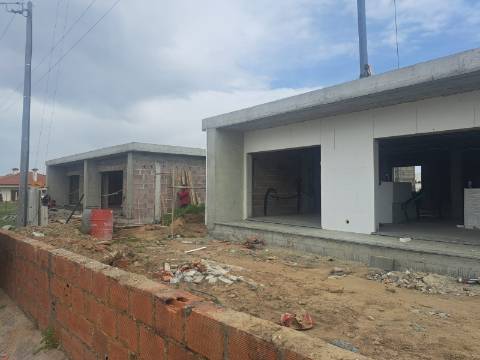 Moradia T3 Moderna a menos de 15 Minutos de Leiria - Em Construção