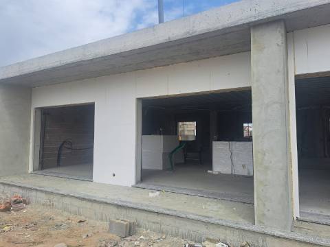 Moradia T3 Moderna a menos de 15 Minutos de Leiria - Em Construção