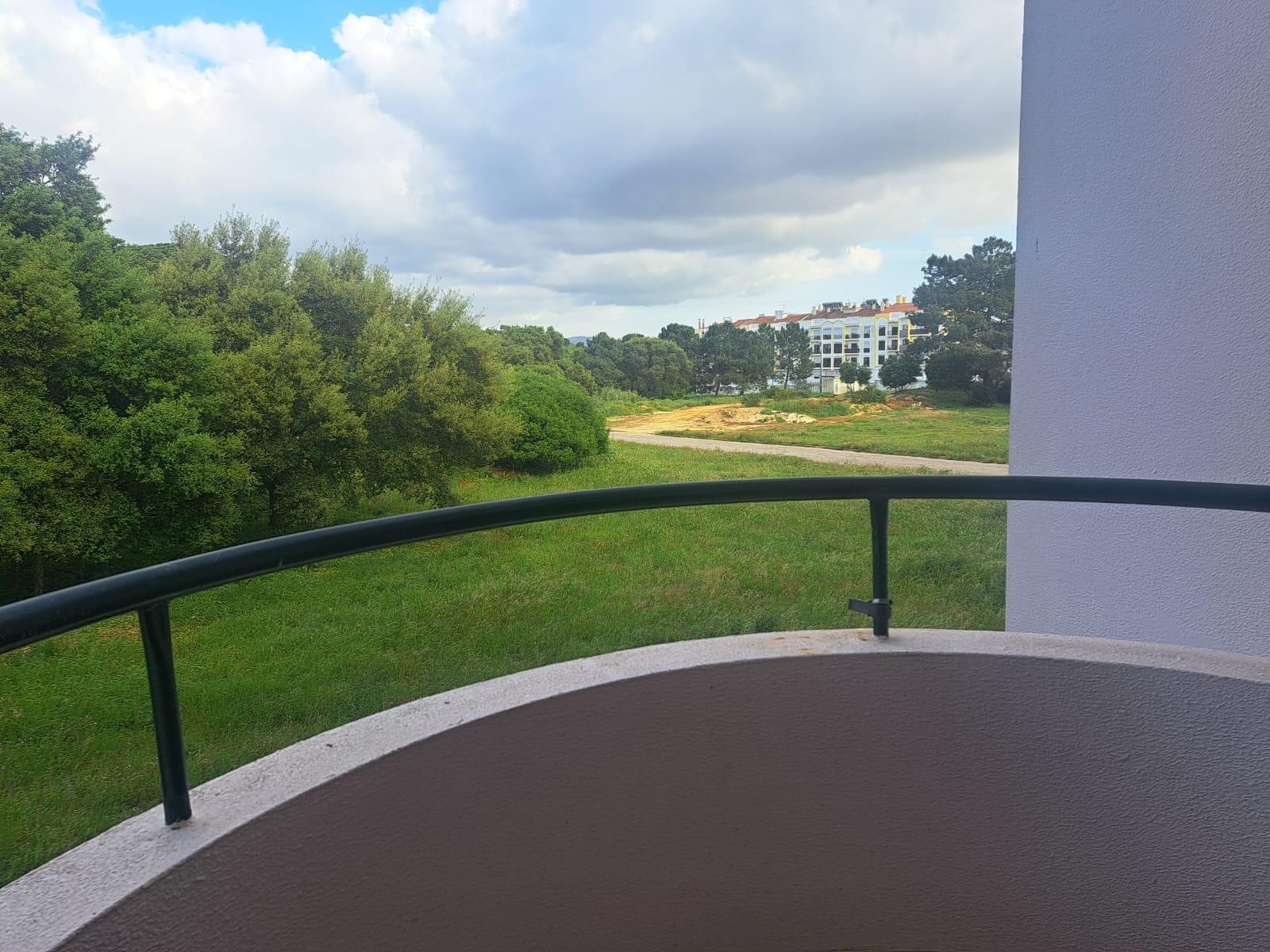 Bom apartamento T2 no Casal do Marco, Seixal