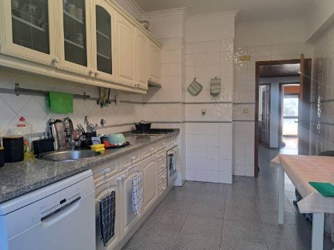 Bom apartamento T2 no Casal do Marco, Seixal