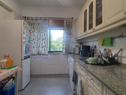 Bom apartamento T2 no Casal do Marco, Seixal