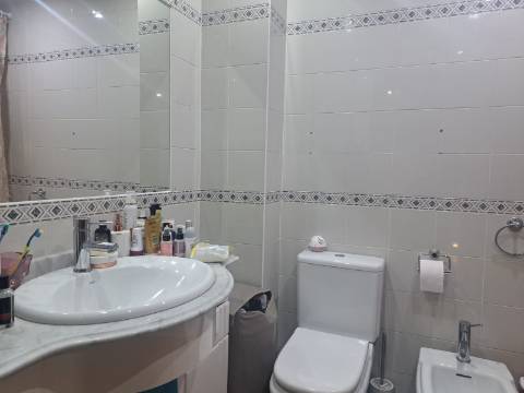 Bom apartamento T2 no Casal do Marco, Seixal