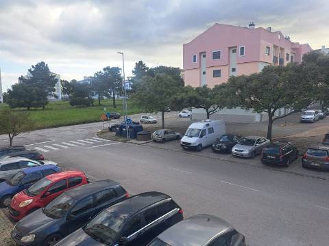 Bom apartamento T2 no Casal do Marco, Seixal