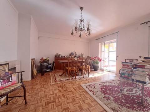 Apartamento T3 no Coração de Caldas da Rainha - Localização Privilegiada