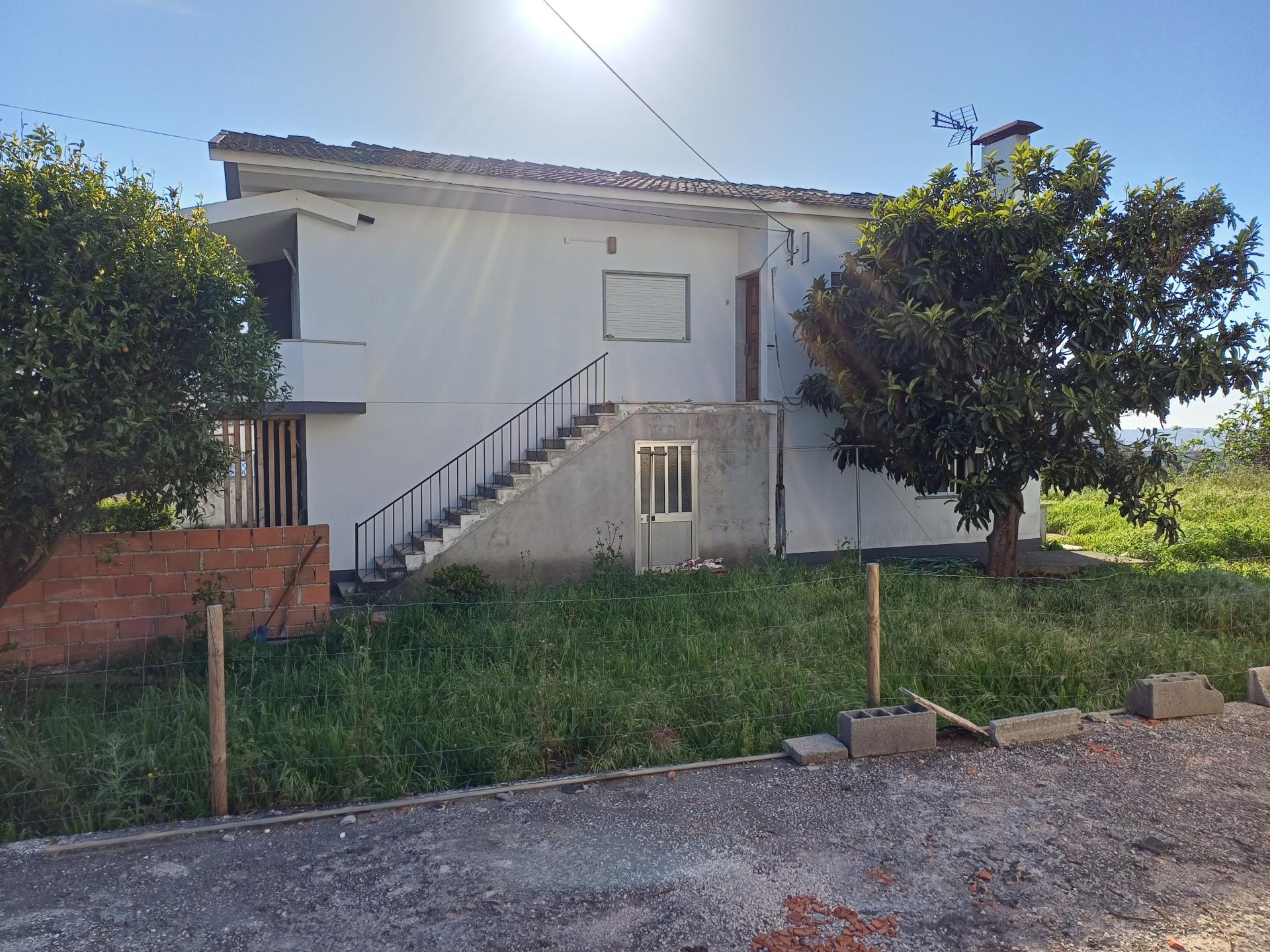 Terreno com 1.342 m² localizado no centro de Leiria, com uma vista privilegiada para o castelo
