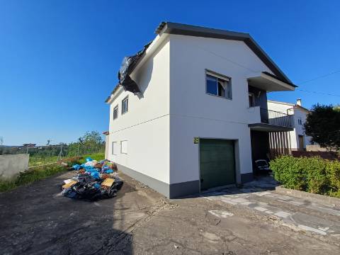 Terreno com 1.342 m² localizado no centro de Leiria, com uma vista privilegiada para o castelo