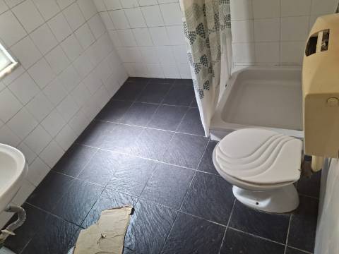 Apartamento com terraço para reabilitação - São Vicente