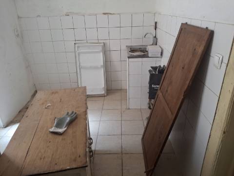 Apartamento com terraço para reabilitação - São Vicente