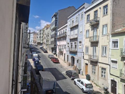 Apartamento com terraço para reabilitação - São Vicente