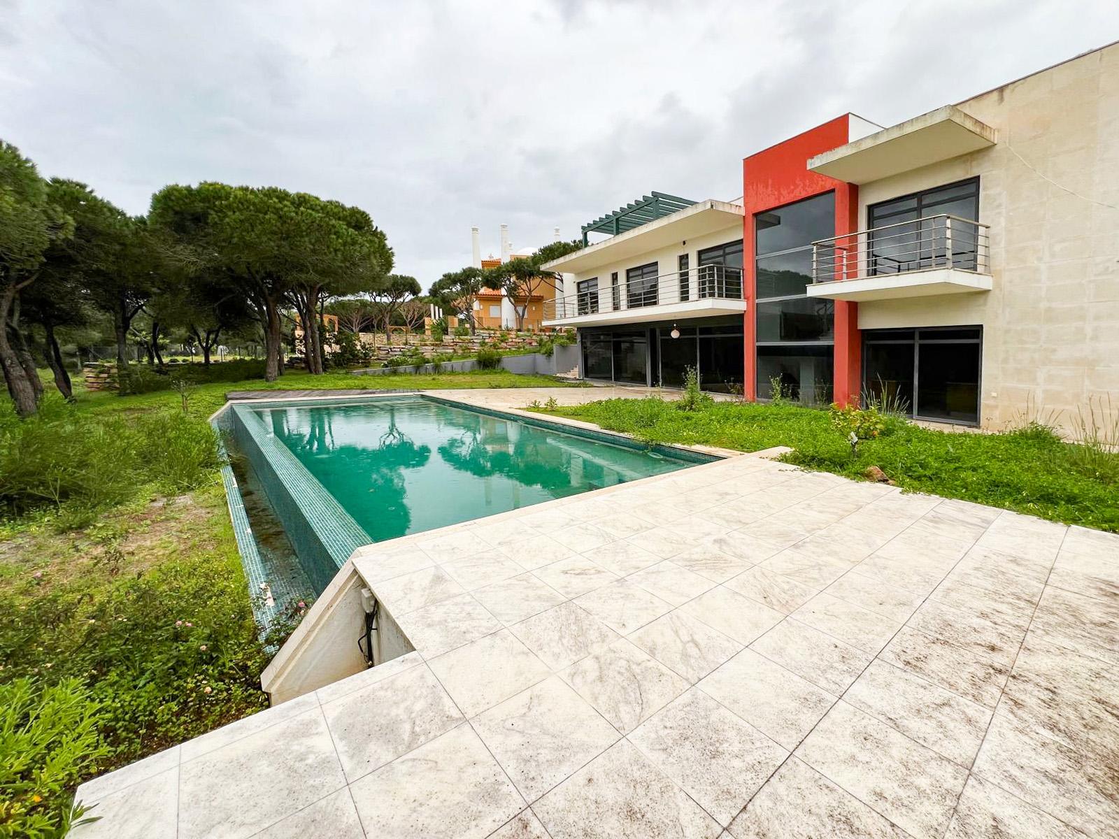 Moradia V4 de excelência a 500 metros da Praia Verde, em Castro Marim