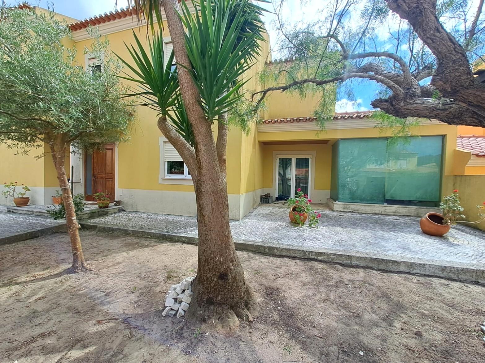Moradia V4+1 em Roliça, em condomínio Domicillium Villas