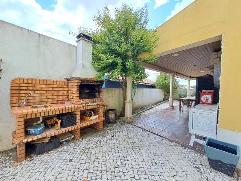 Moradia V4+1 em Roliça, em condomínio Domicillium Villas