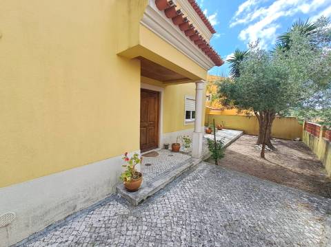 Moradia V4+1 em Roliça, em condomínio Domicillium Villas
