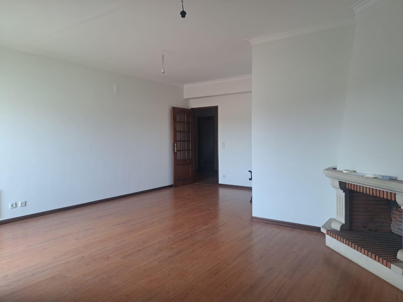 Bom apartamento T3 no centro de Ourém