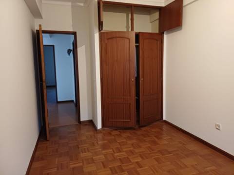 Bom apartamento T3 no centro de Ourém