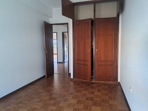 Bom apartamento T3 no centro de Ourém