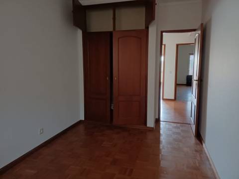 Bom apartamento T3 no centro de Ourém