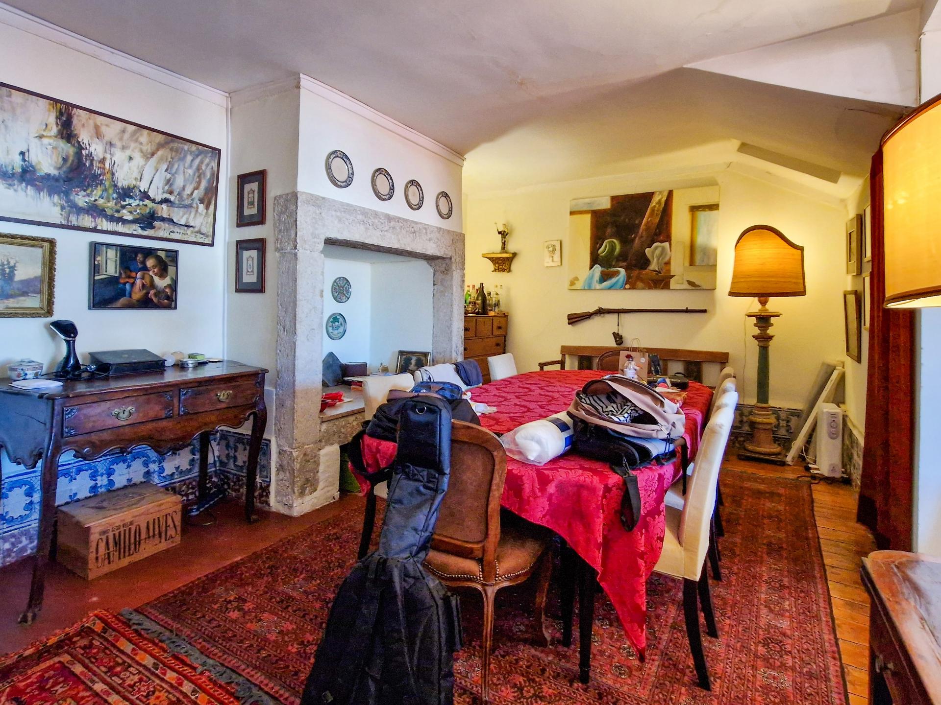 Apartamento T2+2 no Largo do Carmo