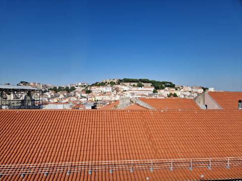 Apartamento T2+2 no Largo do Carmo