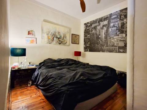 Apartamento T2+2 no Largo do Carmo