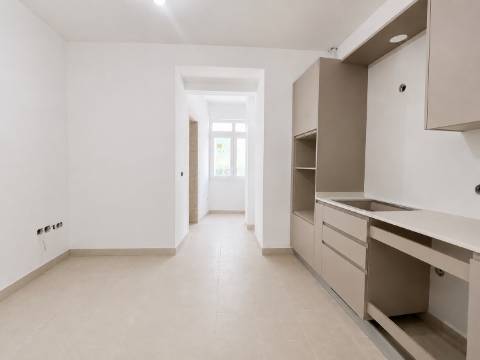 T2+1 novo com logradouro privativo, cozinha equipada e excelente localização em Lisboa