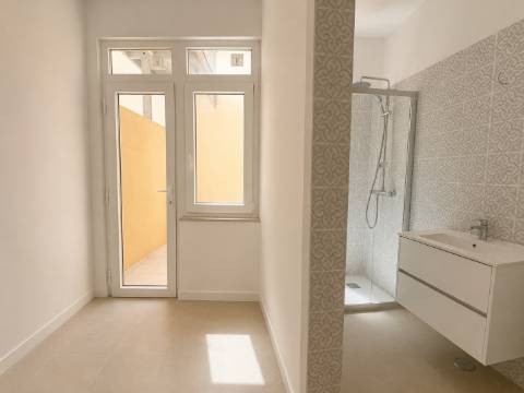 T2+1 novo com logradouro privativo, cozinha equipada e excelente localização em Lisboa
