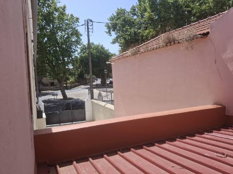 T0 a estrear em prédio totalmente reabilitado - Idanha / Belas