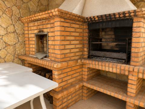 Moradia V3 com garagem, jardim e churrasqueira | Qualidade de vida entre o campo e o mar