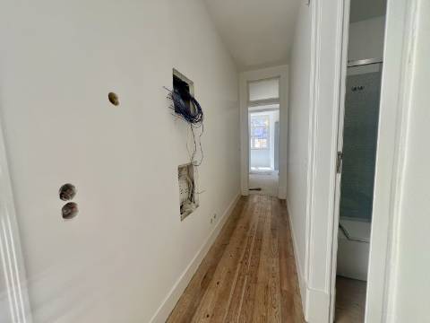 T3 Duplex totalmente recuperado na Avenida General Roçadas - viva em Lisboa com conforto e exclusividade